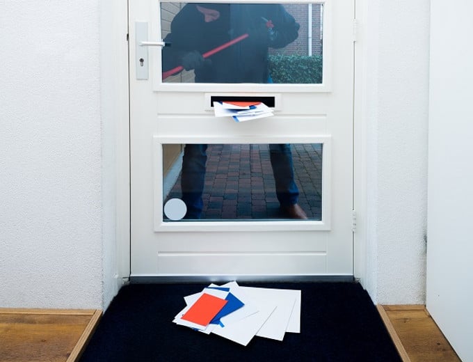 inbreker-bij-deur-299_680x520_fit